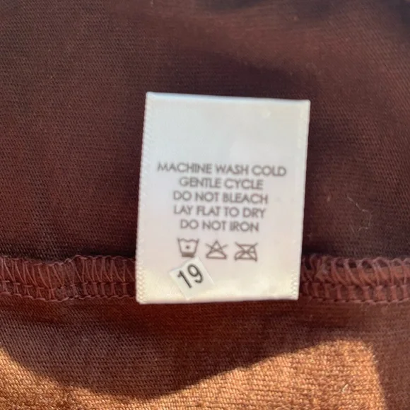 Tummii “Mama Knows Best” Graphic T-Shirt Trendy Casual Chocolate Brown Size L - Picture 10 of 11